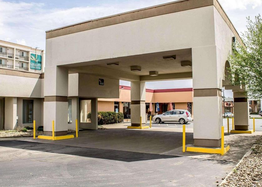 Ohio Youngstown Hotel Exterior