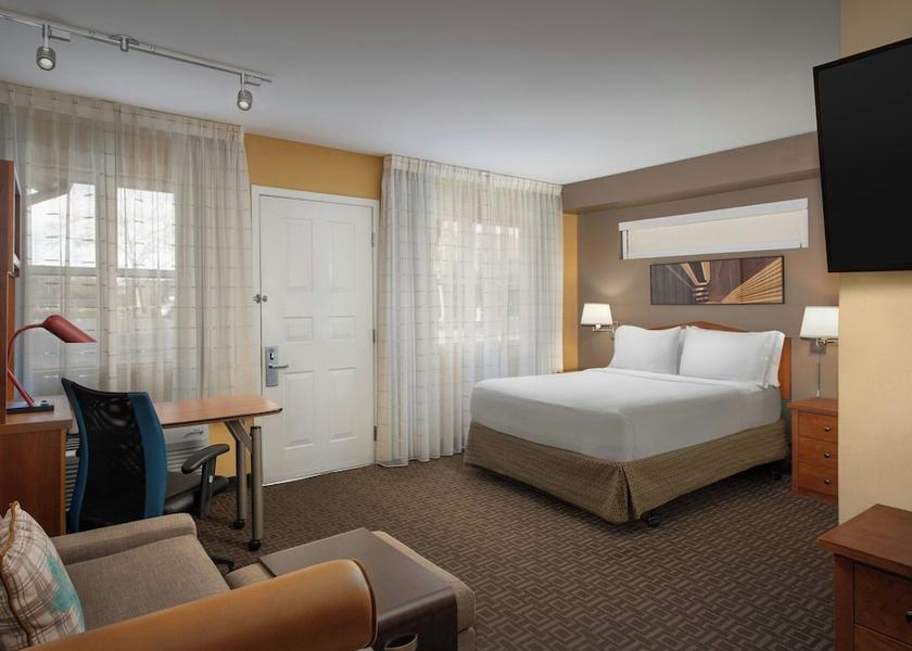 Oregon Hillsboro Room