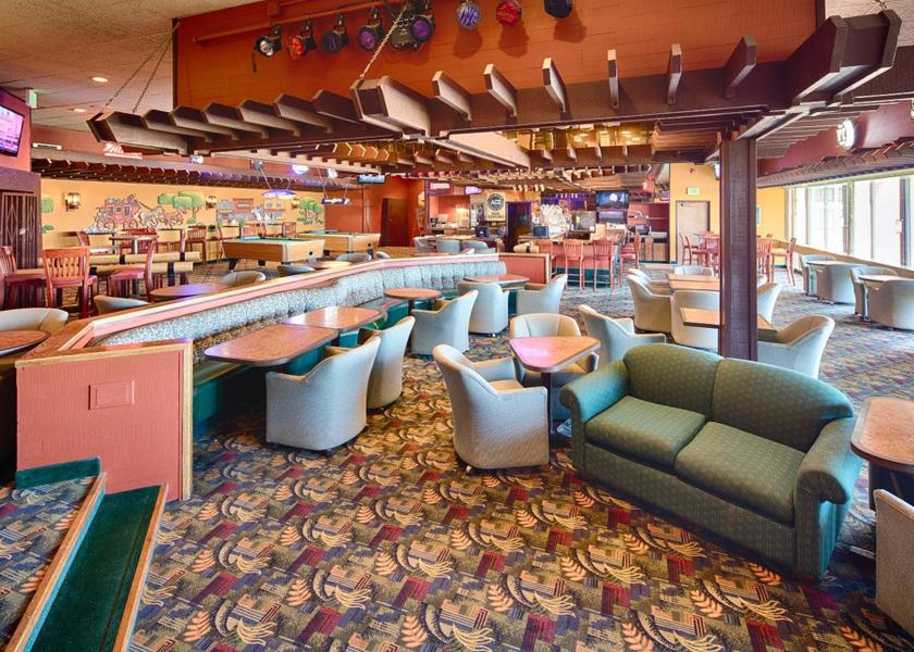 Oregon Pendleton shared lounge/tv area