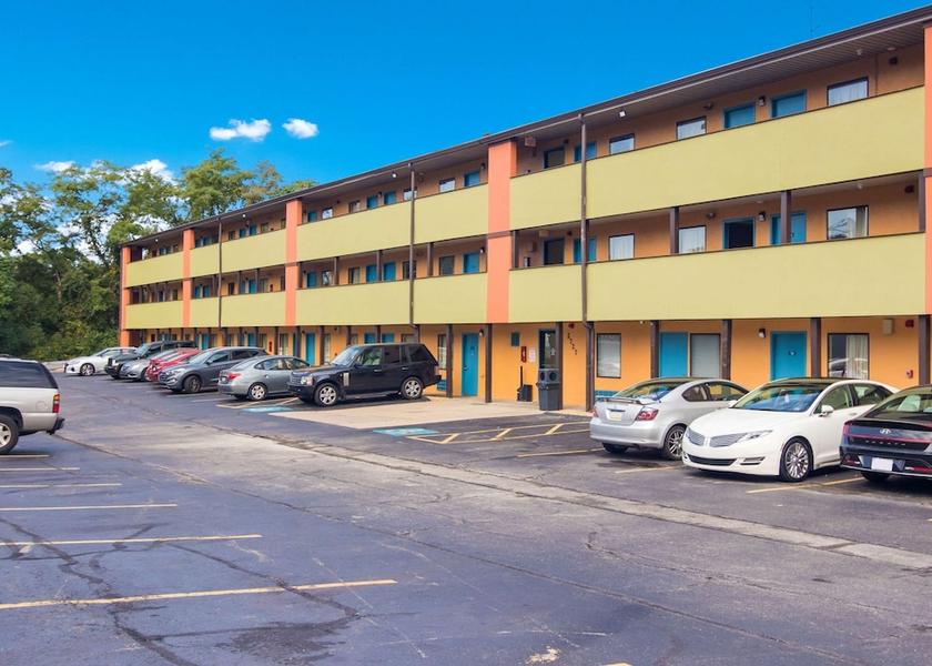 Pennsylvania Monroeville Exterior Detail