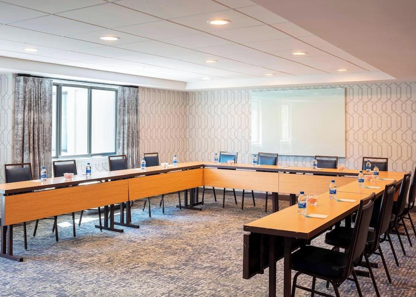 Rhode Island Warwick Meeting Room