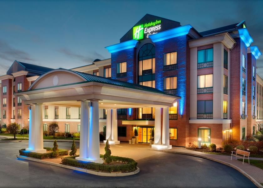 Rhode Island Warwick Exterior Detail