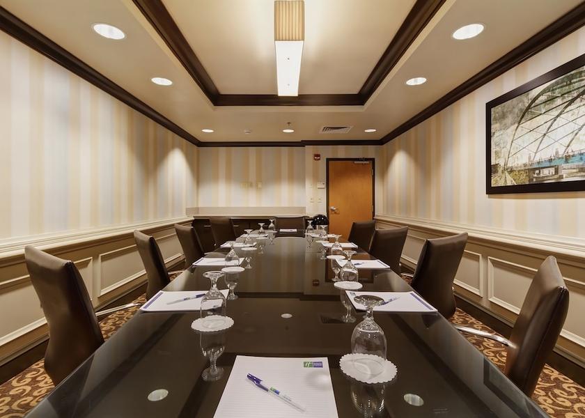 Rhode Island Warwick Meeting Room