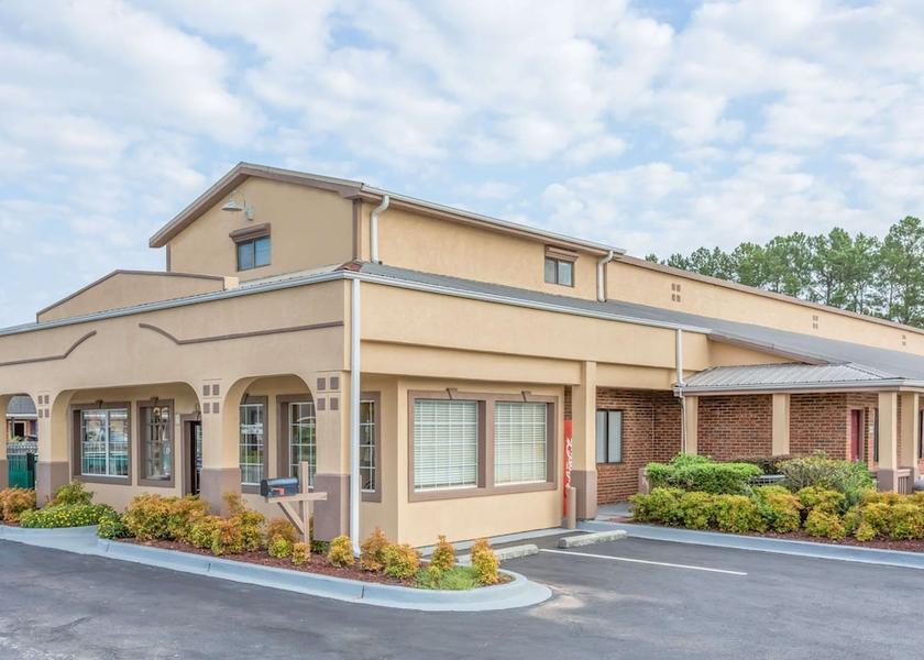 South Carolina Santee Exterior Detail