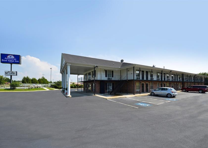 South Carolina Winnsboro Property Grounds