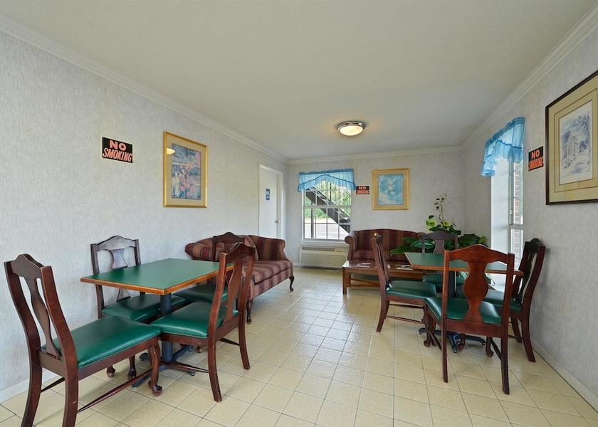 South Carolina Winnsboro Breakfast area