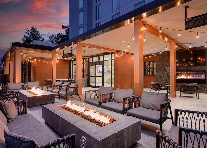 Tennessee Knoxville Terrace/patio