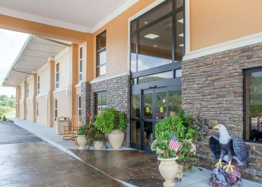 Tennessee Pioneer Lobby