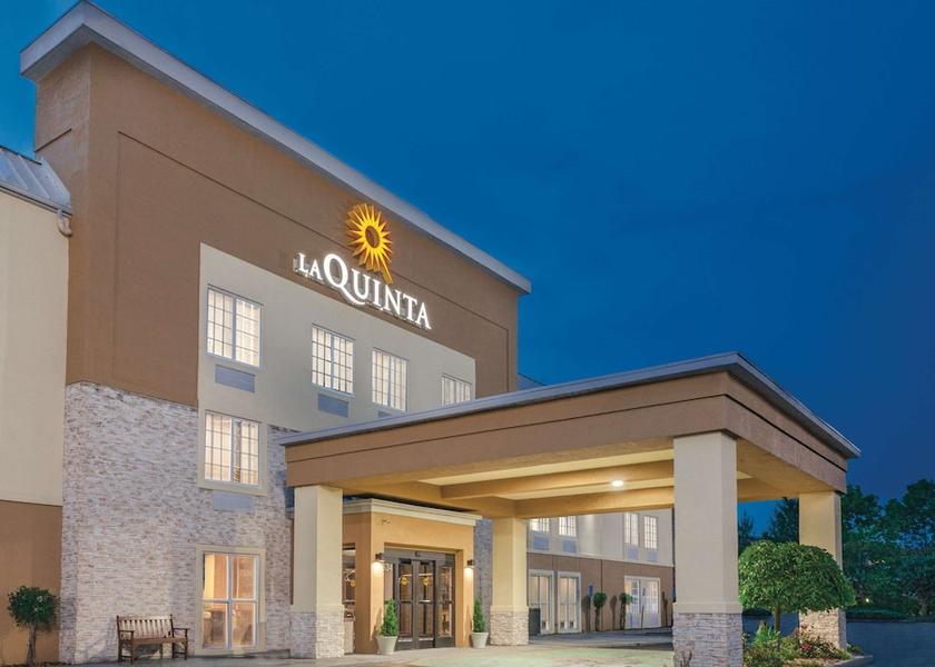 Tennessee Powell Exterior Detail