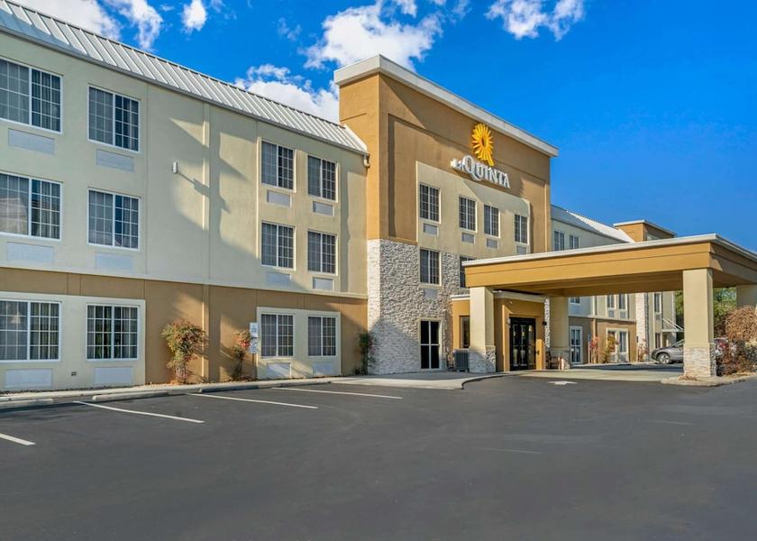 Tennessee Powell Exterior Detail