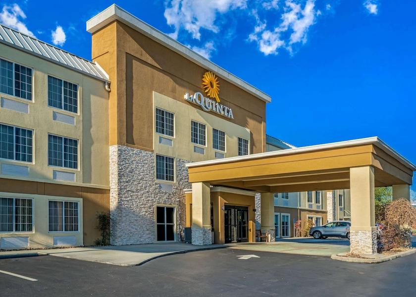 Tennessee Powell Exterior Detail