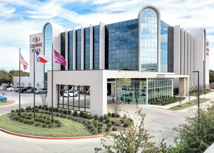 Texas Arlington Exterior Detail