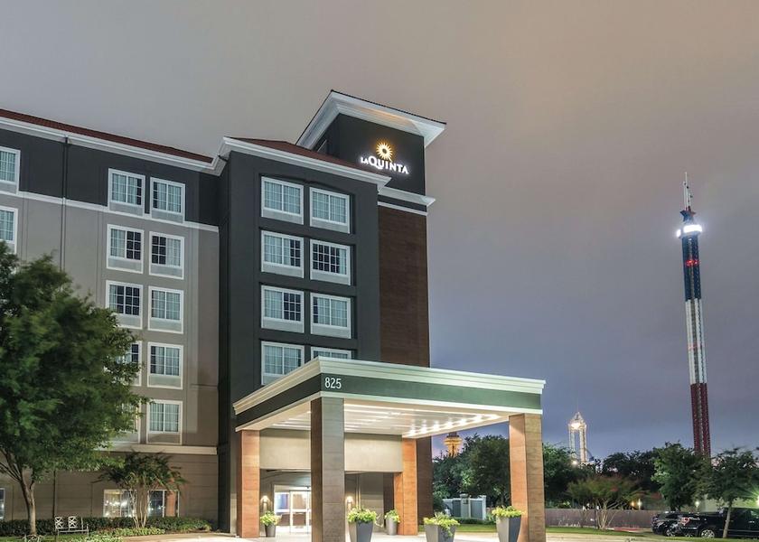 Texas Arlington Exterior Detail