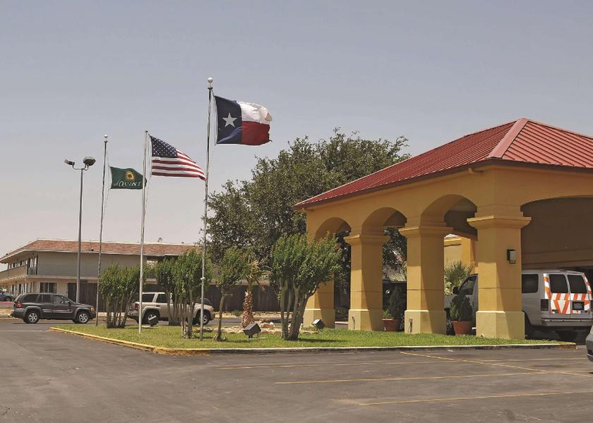Texas Sweetwater exterior view