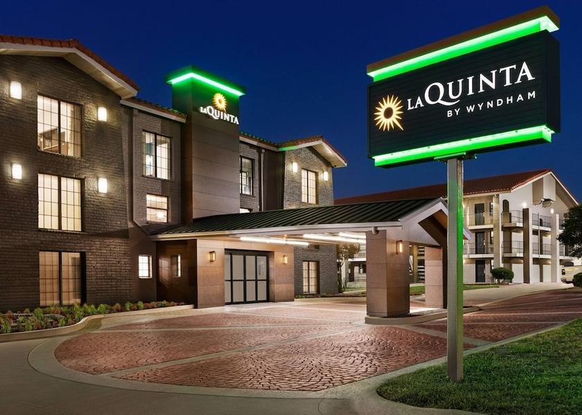 Texas Temple Exterior Detail