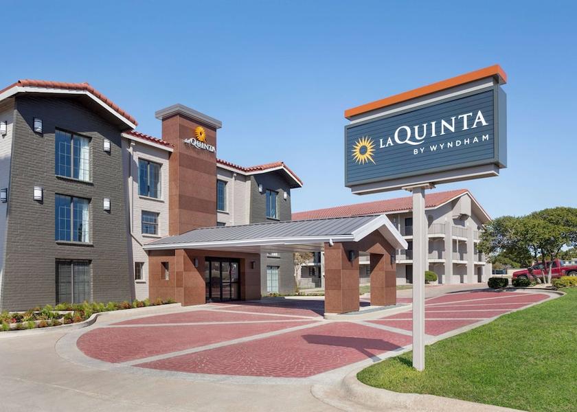 Texas Temple Exterior Detail