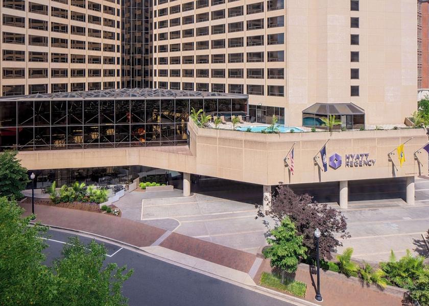 Virginia Arlington Exterior Detail