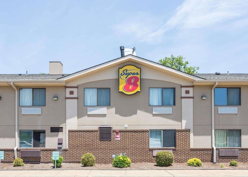 Virginia Hampton Exterior Detail