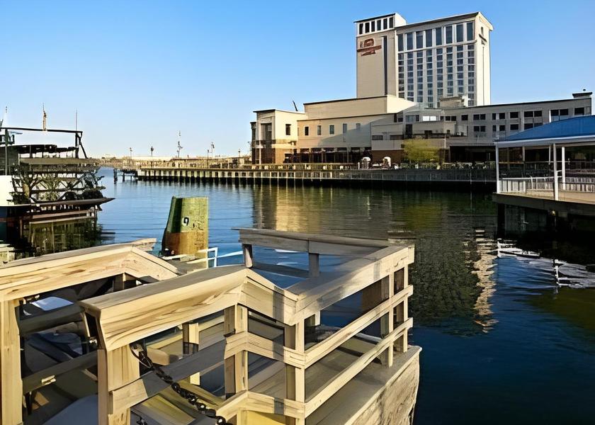 Virginia Portsmouth Hotel Exterior