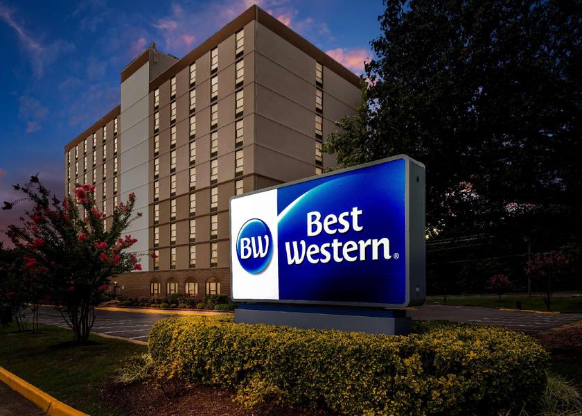 Virginia Woodbridge exterior view