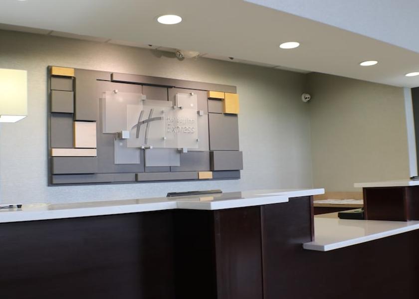 Virginia Woodstock Lobby