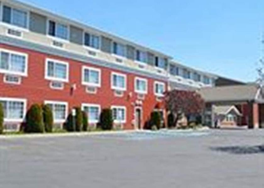 Washington Pullman Entrance