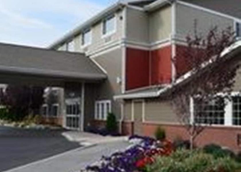 Washington Pullman Entrance