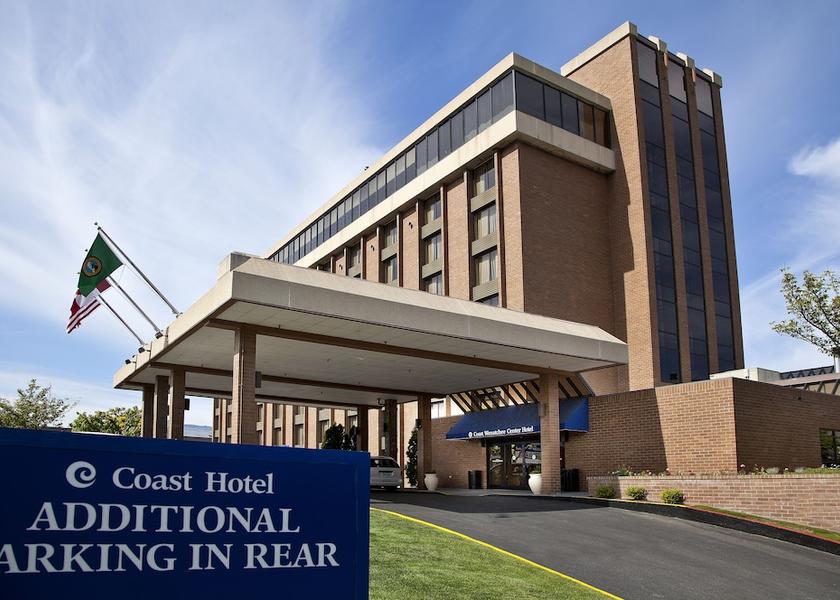 Washington Wenatchee Facade