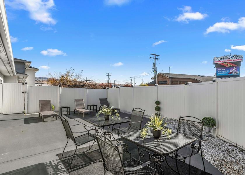 Washington Wenatchee Terrace/patio