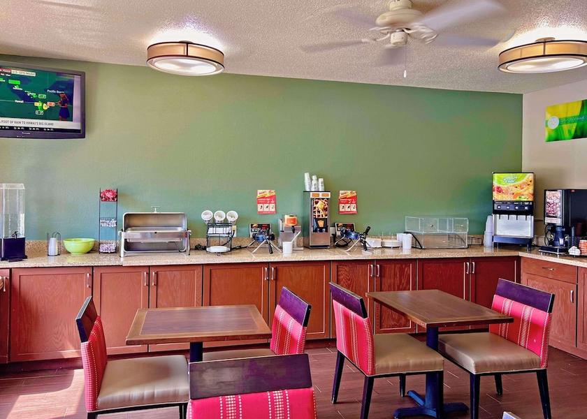 Wisconsin Green Bay Breakfast Area