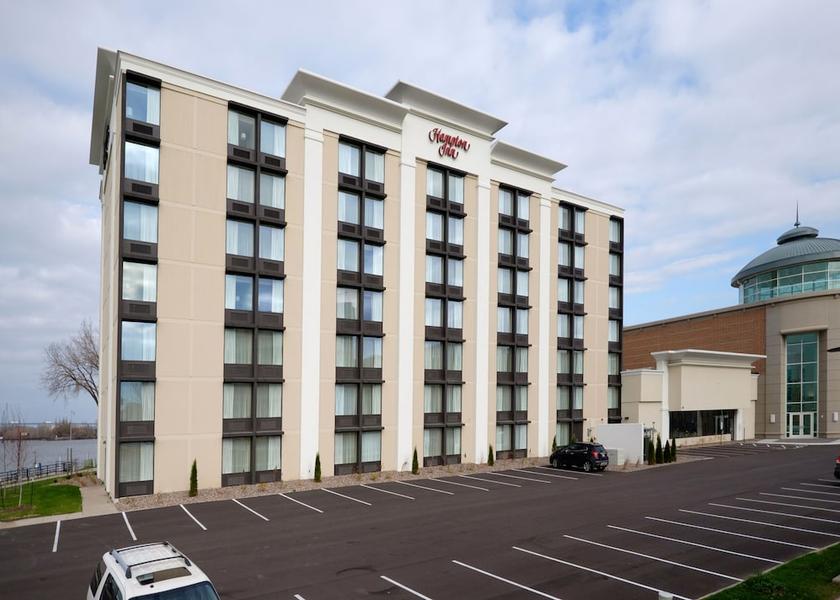 Wisconsin Green Bay Facade