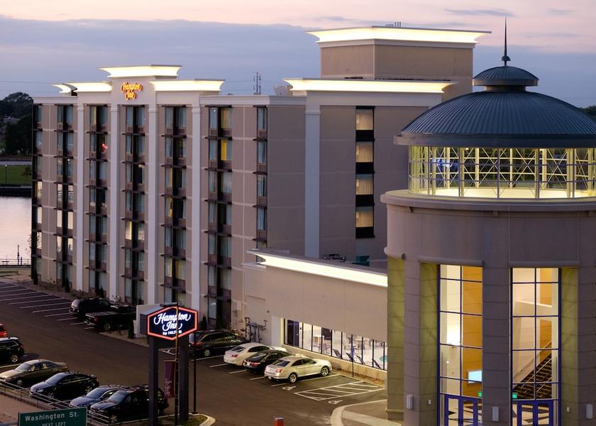 Wisconsin Green Bay Facade