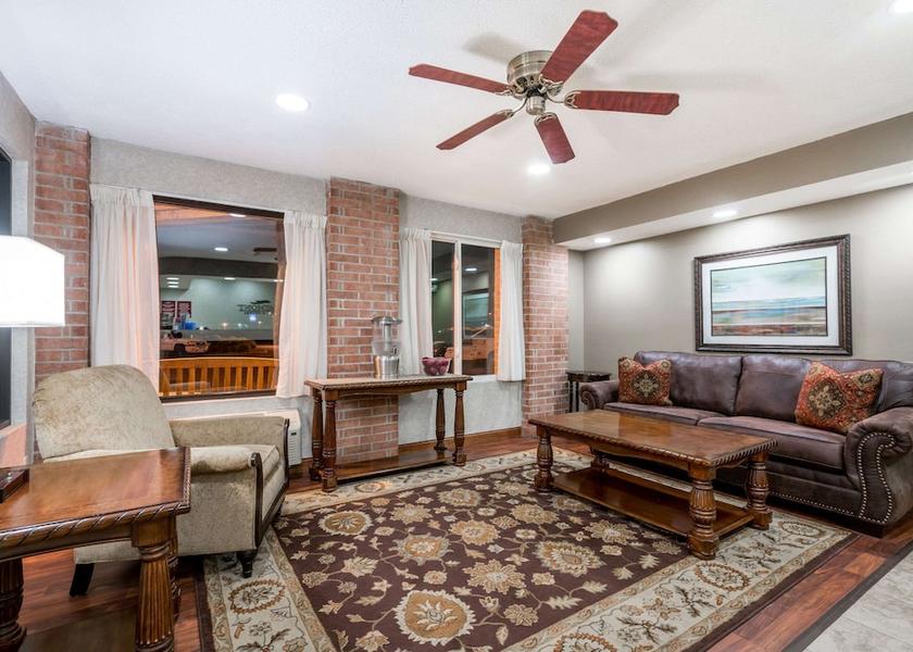 Wisconsin Marshfield Lobby