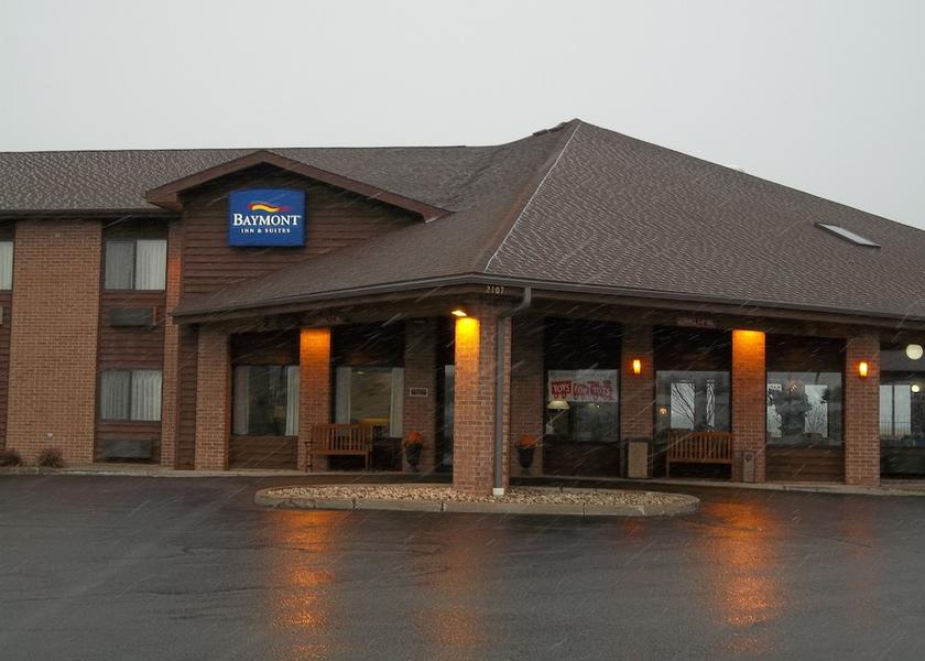 Wisconsin Marshfield Exterior Detail