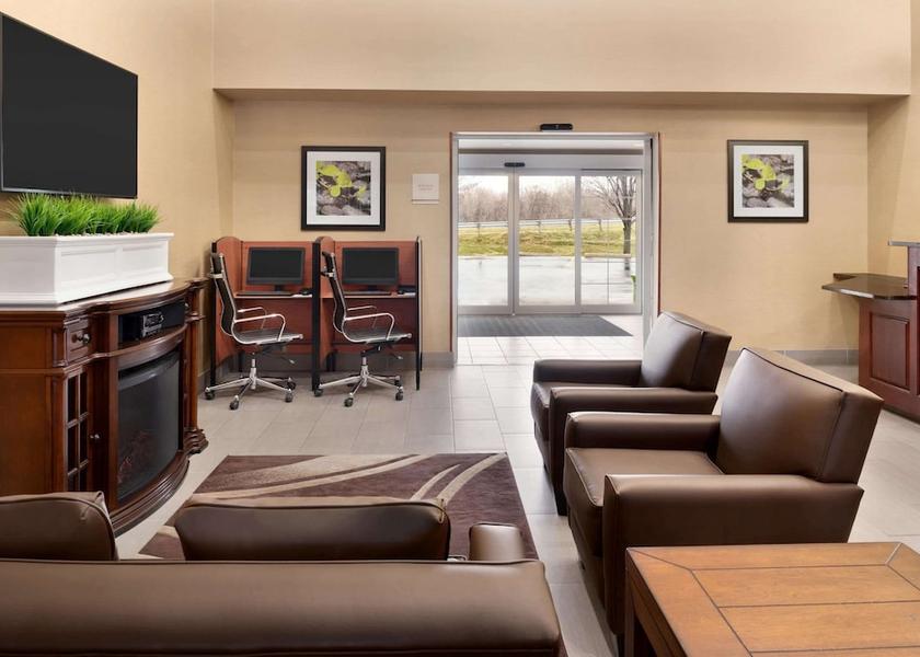 Wisconsin Oak Creek Lobby