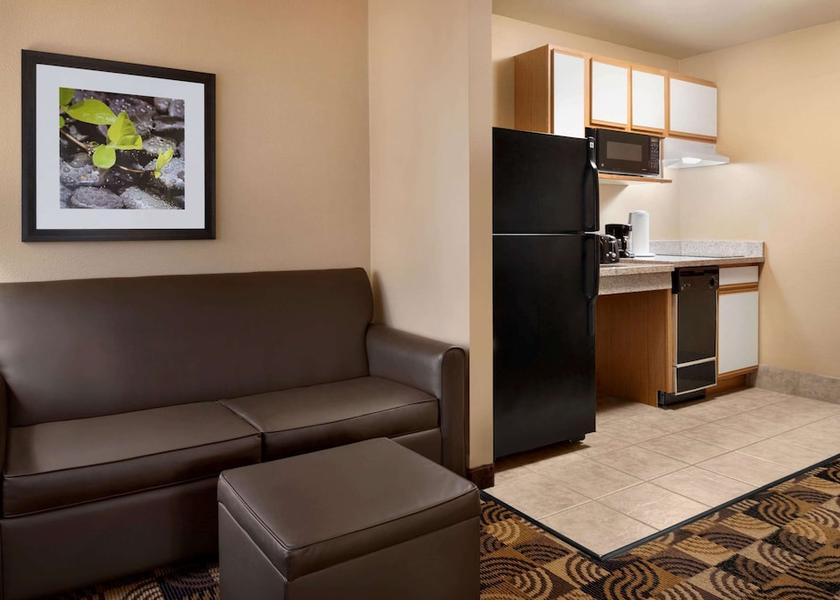 Wisconsin Oak Creek Room