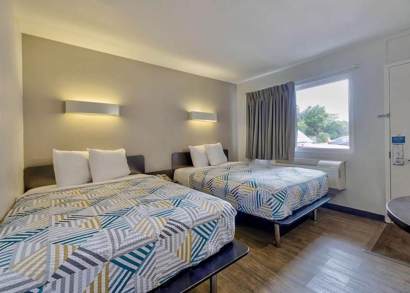 Wisconsin Oshkosh Room