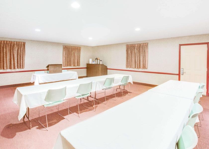 West Virginia Parkersburg Meeting Room