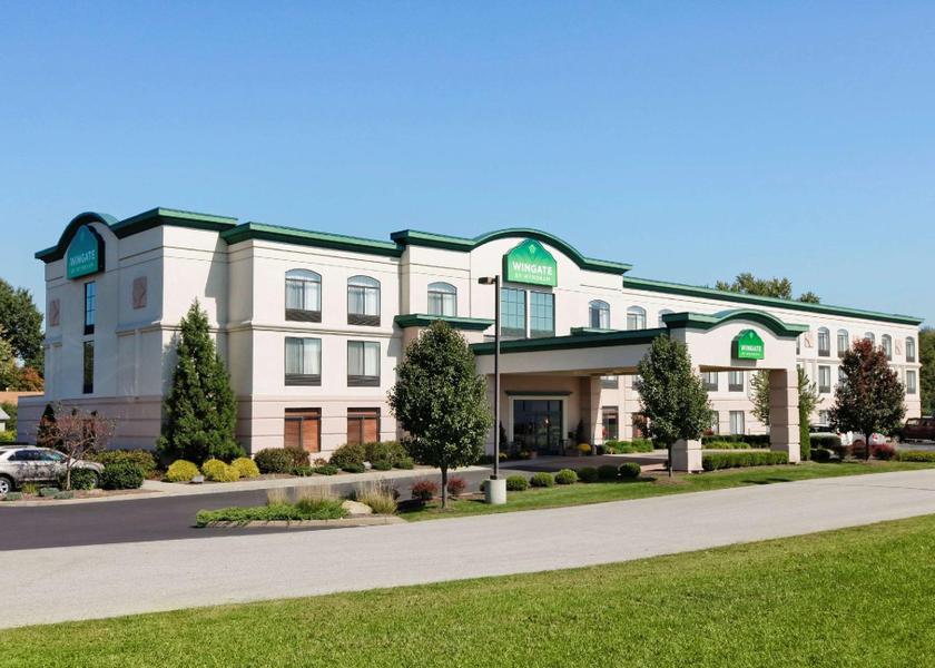West Virginia Vienna Hotel Exterior