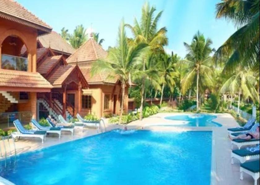 Kerala Kumarakom Pool