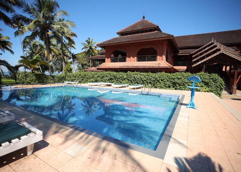 Kerala Kumarakom Pool