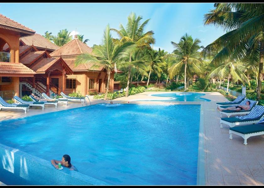 Kerala Kumarakom Pool