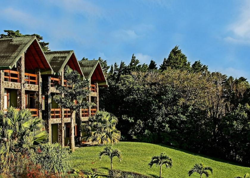 Puntarenas Monteverde Facade