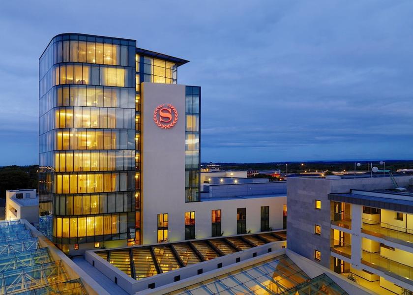  Athlone Exterior