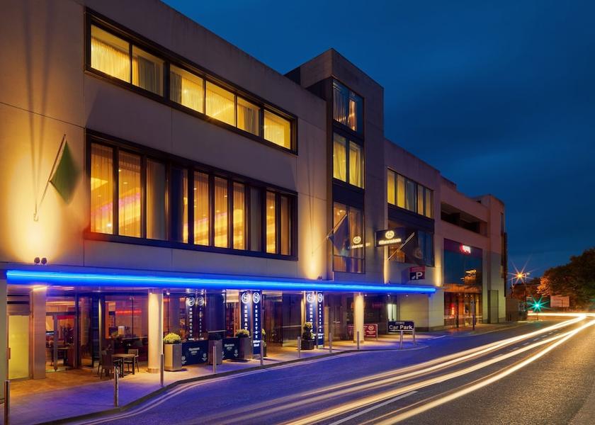  Athlone Exterior