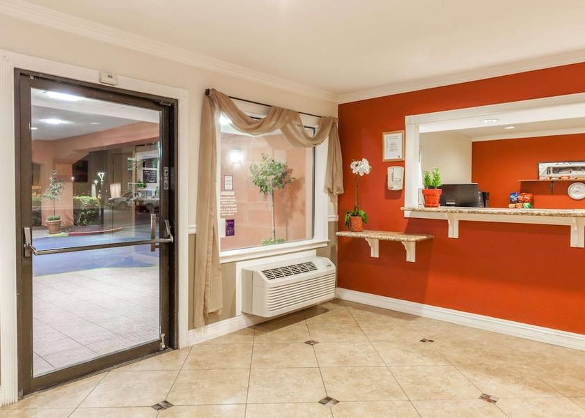 California Bakersfield Lobby