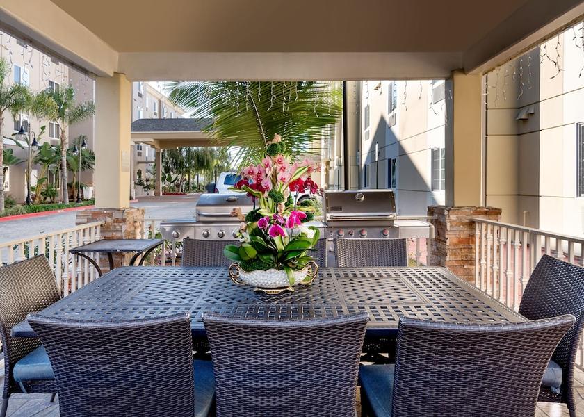 California Hawthorne Amenity