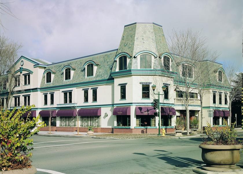 California Pleasanton Exterior Detail