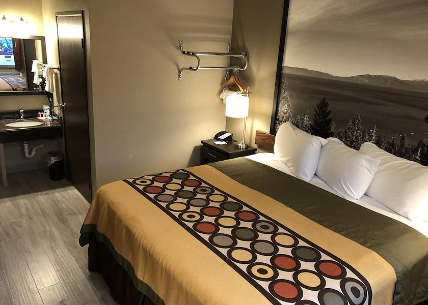 California Redding Room