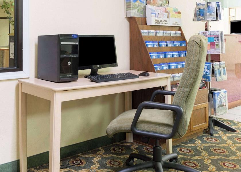 Illinois Mount Vernon Dining Area